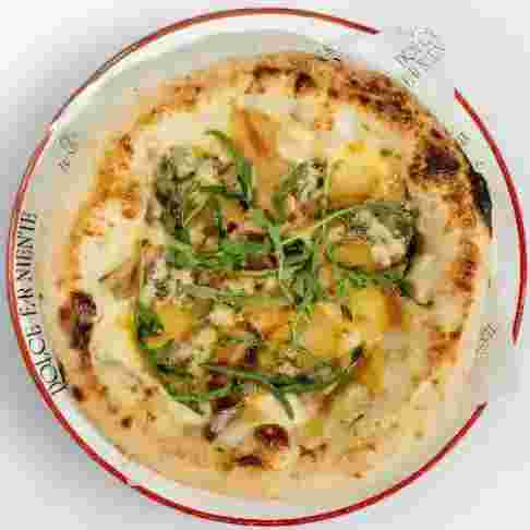 pear-and-gorgonzola-pizzette.webp