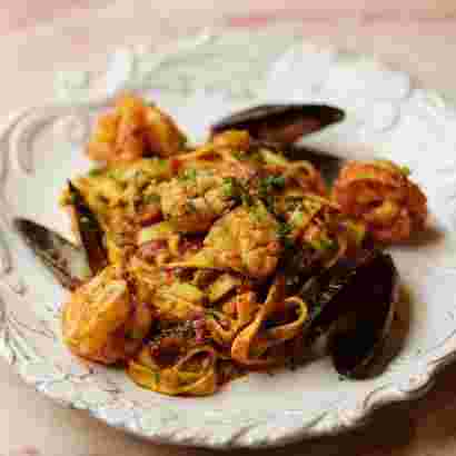 tagliatelle-frutti-di-mare.webp