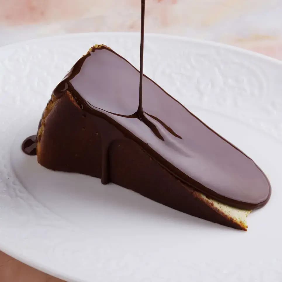 meals/20260609092025-pistachio-san-sebastian-with-berry-dark-chocolate.webp