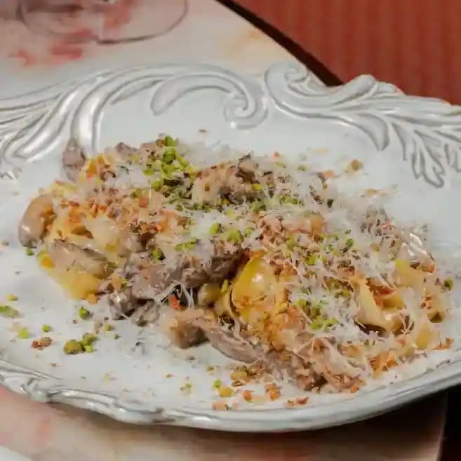 meals/20260609084139-tagliatelle-with-beef-tenderloin-pistachios.webp