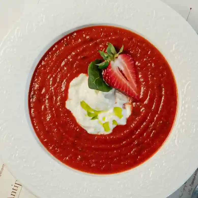 meals/20260721112053-chilled-tomato-soup-with-stracciatella-and-strawberries.webp
